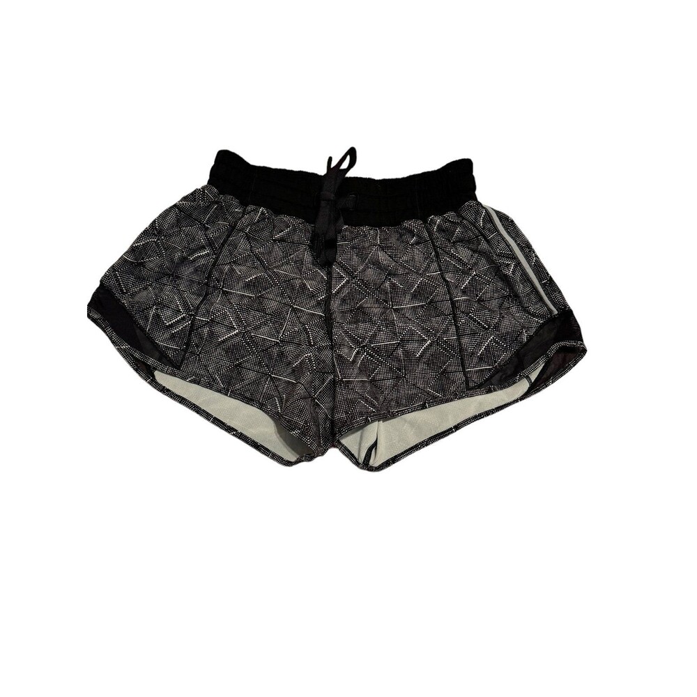 Lululemon Hot Hotty Short 4" Alpine White Black